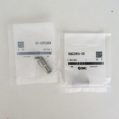 Pour les pièces de raccordement, poussez l'adaptateur droit, SUS16 (KQG2H06-08)