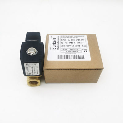 Valve à eau Burkert 00135229 de type 6213 à pression de 0 à 10 bar