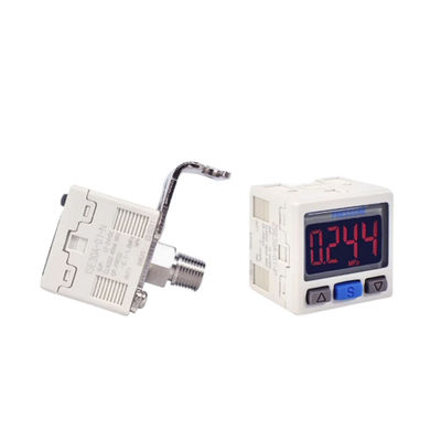 L'émetteur numérique de pression SMC ZSE30AF-01-C Pression composée NPN Collecteur ouvert 1 Sortie Voltage analogue Sortie