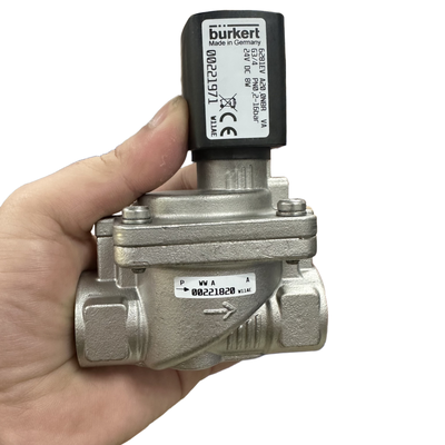 Ventilateur solénoïde Burkert à haute température pour travaux lourds 00323986 00323987 00323988 00323989 Type 6281 2/2 NC Suppression manuelle assistée par servo G1 1/2 G2 Port 40.0 Flow orifice FKM Sceau